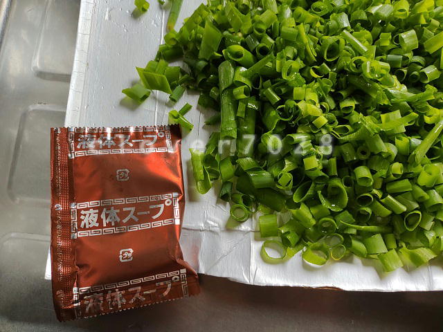 カップ麺の液体スープ