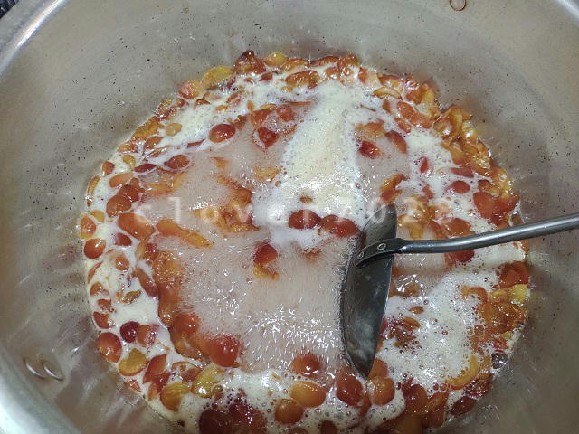 さくらんぼの灰汁