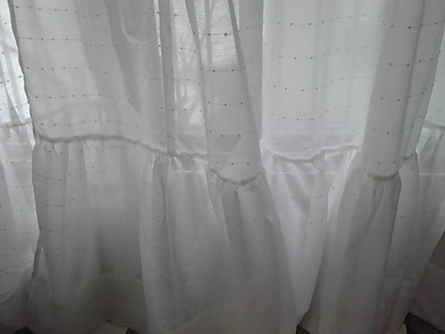 20120418_171216_手作りレースカーテン_02