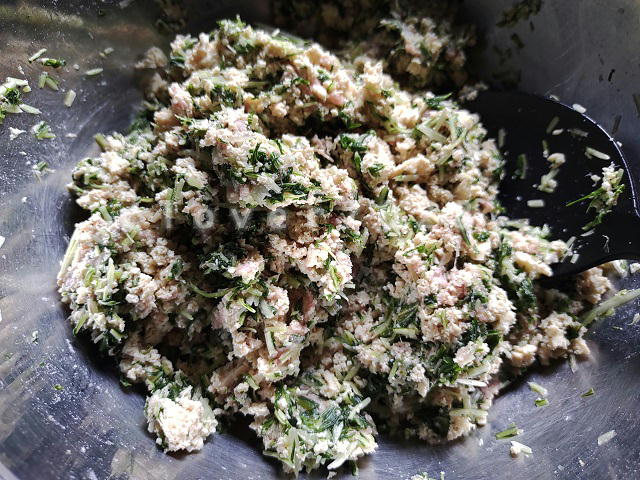 水菜、豆腐、豚ひき肉の餃子